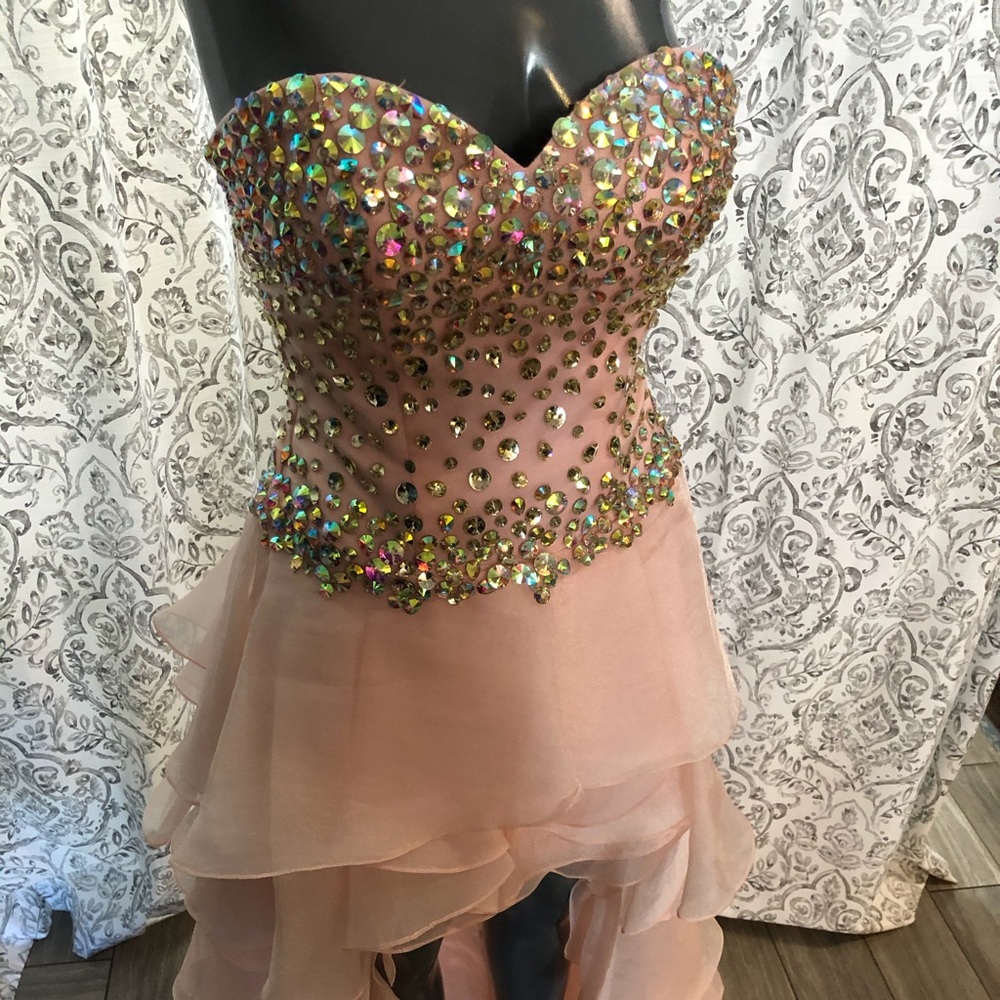 Prom dress. - Picture 2 of 3